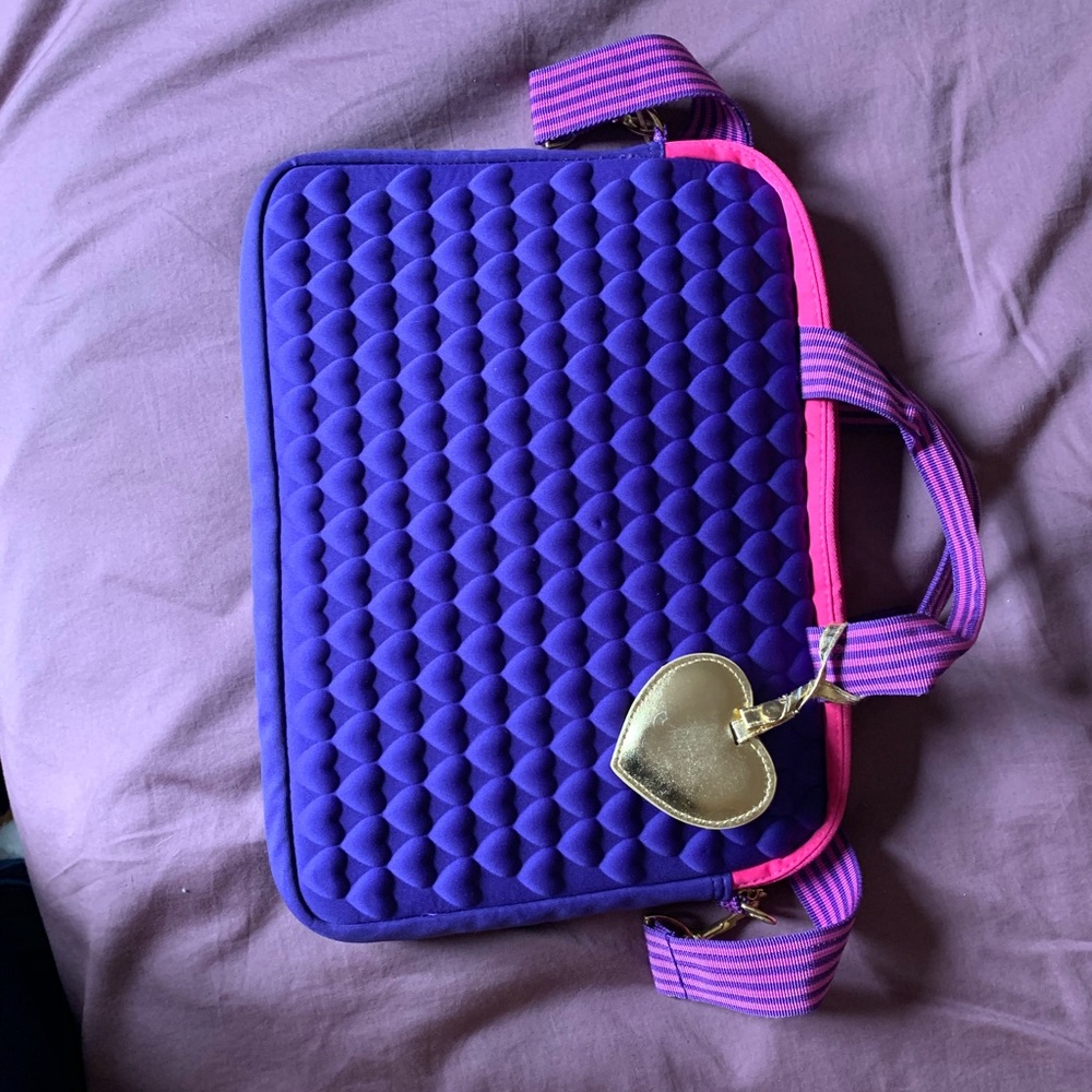 LAPTOP CASE WITH STRAP
